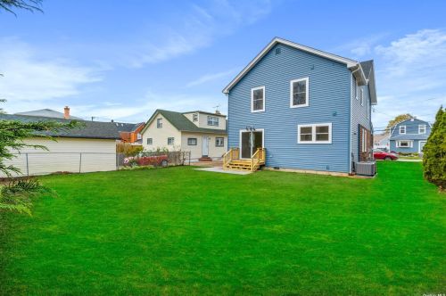 3 Baylis Pl, Lynbrook NY  11563-4203 exterior