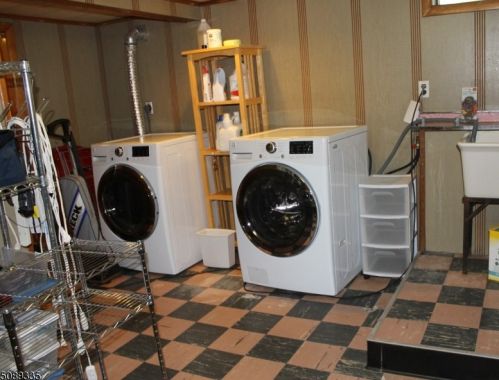 21 Diana Rd, Greystone Park NJ  07950-2104 exterior