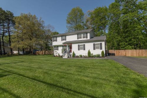 145 Ridge Rd, Panamoka, NY 11961-1003