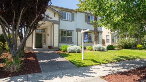 2635 Rosevine Ln, Santa Rosa, CA 95407-5036