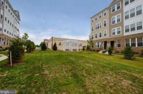 14894 Mason Creek Cir, Woodbridge VA  22191-3365 exterior