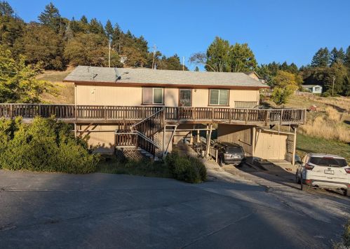 27310 Oriole Dr, Willits CA  95490-9420 exterior