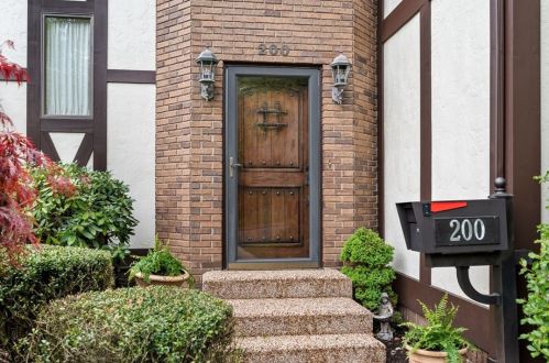 200 Hawthorne Ct, Pittsburgh, PA 15221-4400