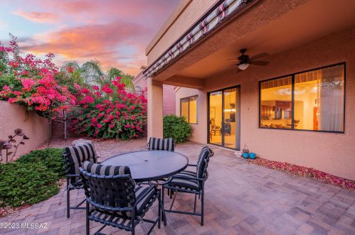 8631 Gary Player Dr, Tucson, AZ 85742-9132
