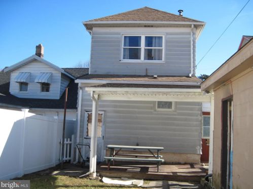 1080 Vine St, Hazle Township, PA 18202-1440