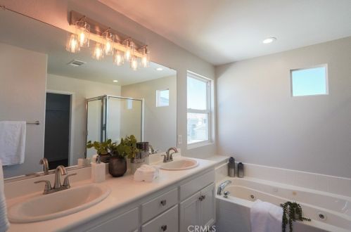 42333 Ridge View Dr, Lancaster CA 93536-7382 exterior