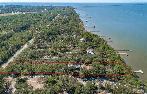 211 Bayshore Dr, Saint George Island FL  32328-3365 exterior