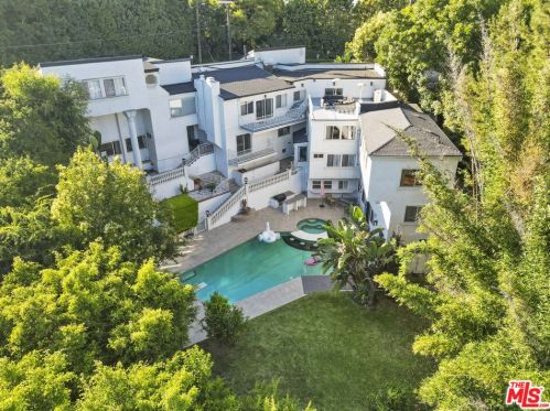 3511 Berry Dr, North Hollywood CA  91604-3882 exterior