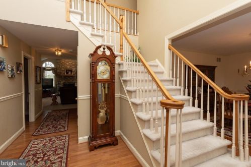 718 Meadowcreek Cir, Prospectville PA 19002-2074 exterior