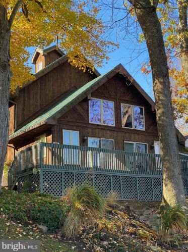 124 Long Bend Beach Rd, Hopewell, PA 16650-9049