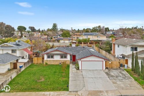 4004 Hinsdale Ave, Bakersfield, CA 93306-2224