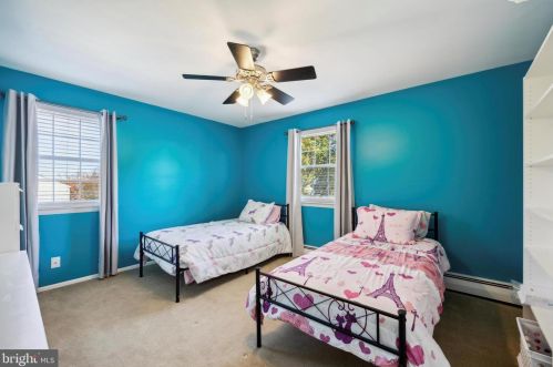 609 Crestwyck Dr, Norristown PA 19406-1574 exterior