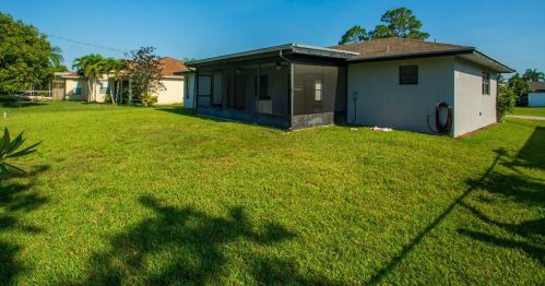 634 Streamlet Ave, Fort Pierce FL 34983-4658 exterior