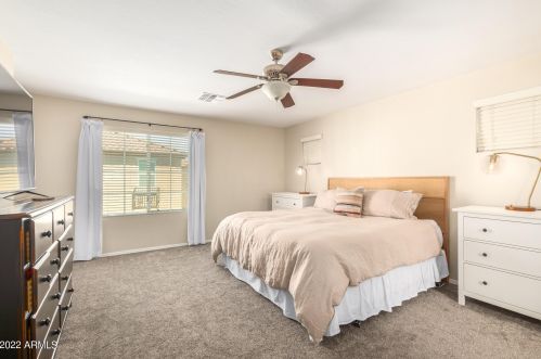 966 Wallrade Ln, Gilbert AZ 85296-1492 exterior