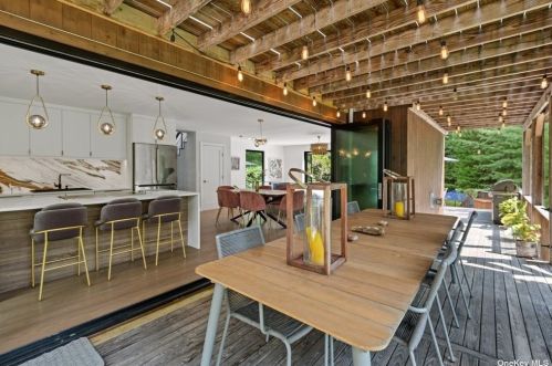 36 Ancient Hwy, East Hampton NY  11937-2568 exterior