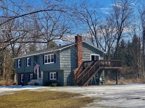 1345 Artis Rd, Shrub Oak, NY 10588-1041