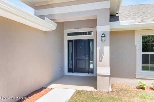 819 Clearmont St, Sebastian, FL 32958-4976