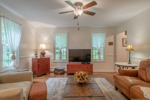 75 Great Ring Rd, Sandy Hook CT 06482-1605 exterior