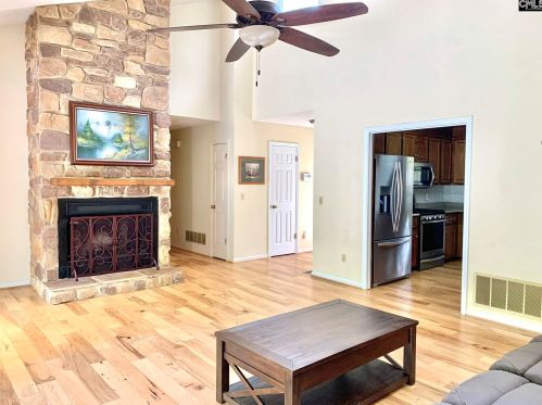 106 Sweetgum Dr, Cayce-West Columbia SC  29033-1930 exterior