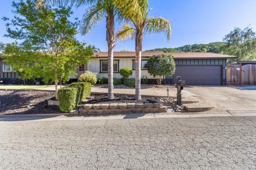 880 Susan Ct, Gilroy, CA 95020-6812