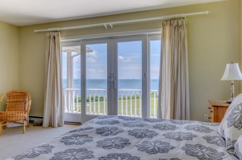 250 Ocean Rd, South Kingstown RI  02882-1346 exterior