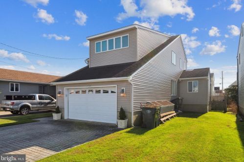 1302 Ray Ave, Brigantine City, NJ 08203-2740