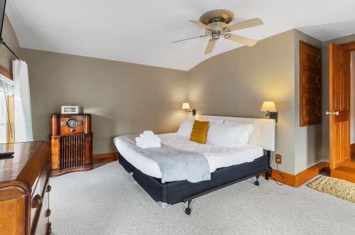 1329 Dodge St, Lake Geneva WI  53147-1309 exterior