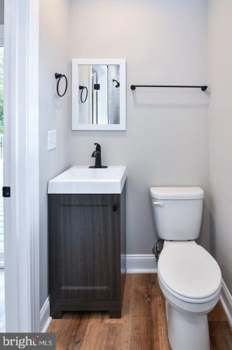 380 Ivy Mills Rd, Glen Mills PA  19342-1424 exterior