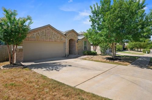 4517 Chestnut Meadows Bnd, Georgetown TX  78626-7143 exterior