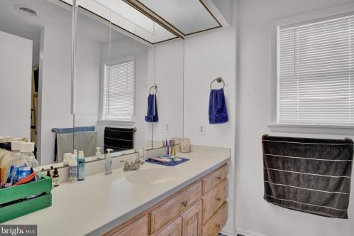 11 Thrush Dr, Carlisle PA  17015-7653 exterior