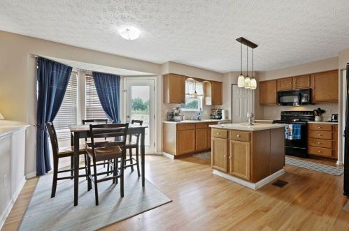 438 Wagon Ave, Pataskala OH  43062-8060 exterior