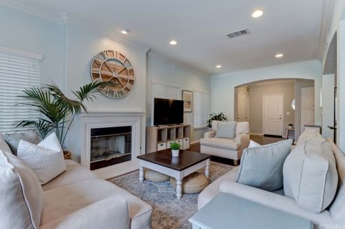 5958 Cypress Point Ave, Long Beach, CA 90808-2128