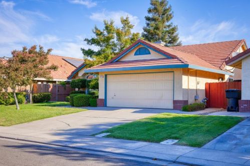3919 Clydesdale Ln, Riverbank, CA 95367-3133