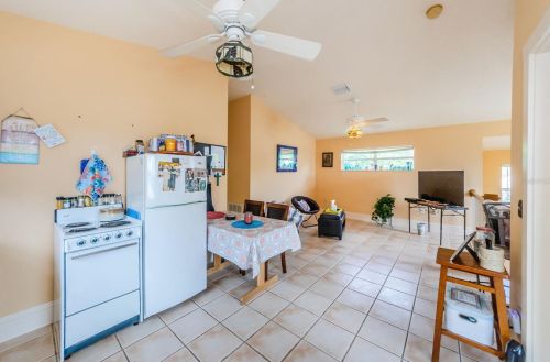 4832 Sunset Blvd, Port Richey FL  34668-6443 exterior