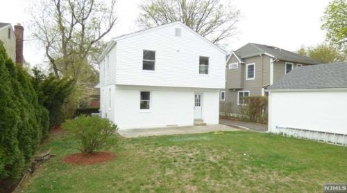 313 Prospect Ave, Dumont NJ  07628-1811 exterior