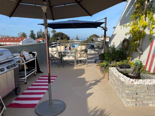 2555 State St, Carlsbad CA  92008-1623 exterior