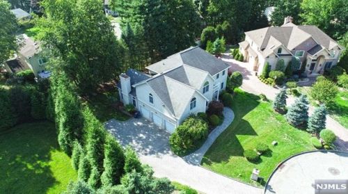 30 Kensington Ct, Norwood, NJ 07648-1744