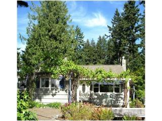 2775 Marine Dr, Bremerton WA  98312-2041 exterior