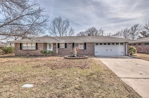 5817 Cornell Dr, Bartlesville, OK 74006-8826