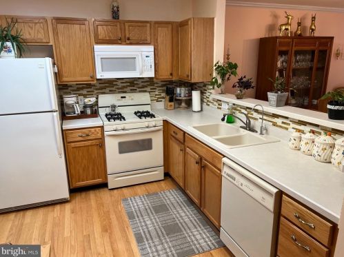 203 Pt Ct, Lawrence Township NJ  08648-2859 exterior