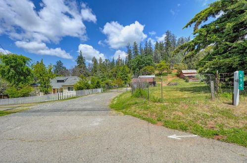 694 Weimar Cross Rd, Cape Horn, CA 95713-9731