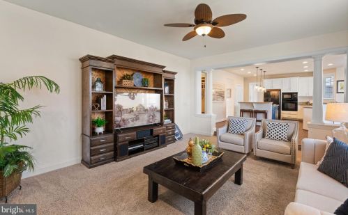 15340 Wits End Dr, Woodbridge VA  22193-5889 exterior