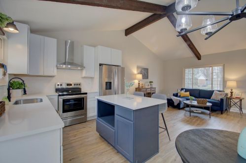 2642 Valley Trails Dr, Covington KY  41017-1049 exterior