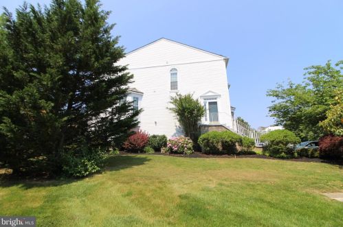 710 Oakmeade Dr, Wilmington, DE 19810-1454