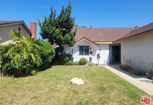 451 249th St, Long Beach, CA 90745-6558