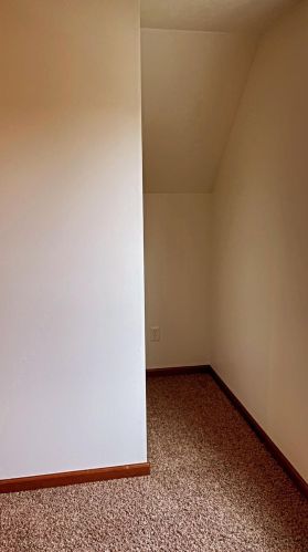 3713 Windslow Dr, Valpo IN  46383-7144 exterior