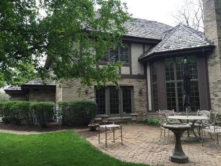3175 Cherry Hill Dr, Brookfield WI  53005-2744 exterior