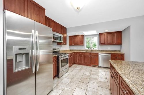 16 Bonwit Rd, Rye Brook NY  10573-1936 exterior