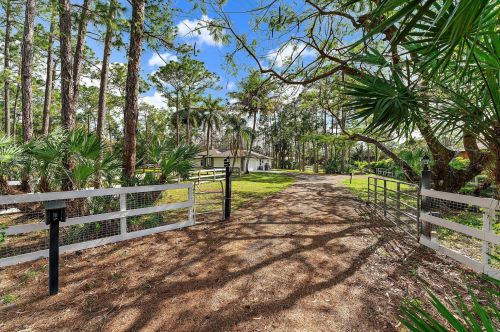 16528 Temple Blvd, Town Of Loxahatchee Groves FL  33470-3057 exterior