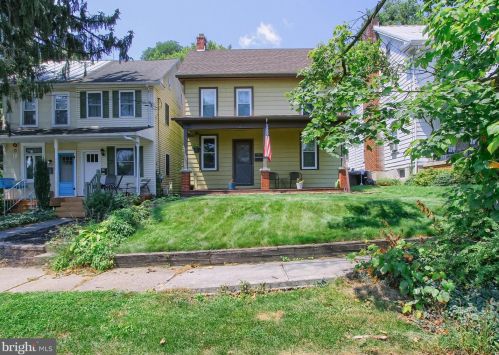 1011 Walnut St, Lemoyne, PA 17043-1430